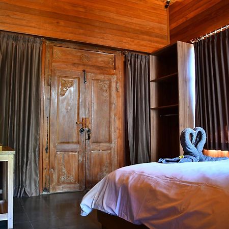 Putra'Lebah Amed Guest House Exterior photo