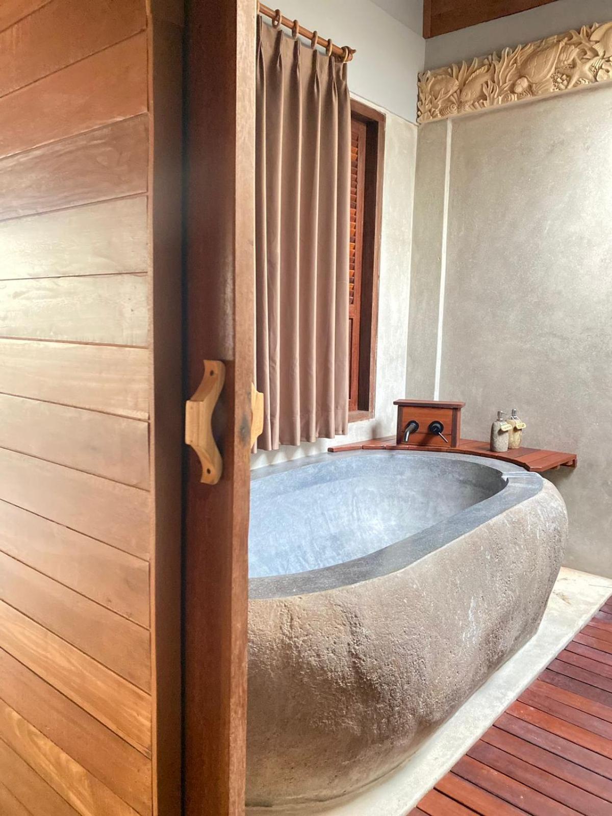 Putra'Lebah Amed Guest House Exterior photo