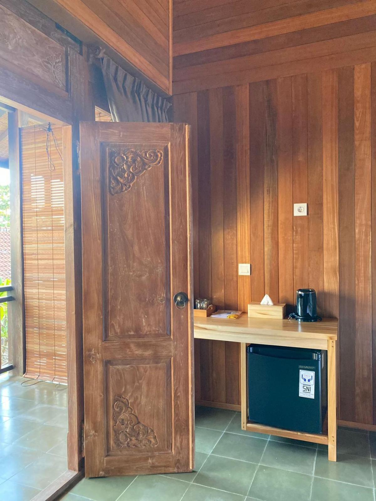 Putra'Lebah Amed Guest House Exterior photo